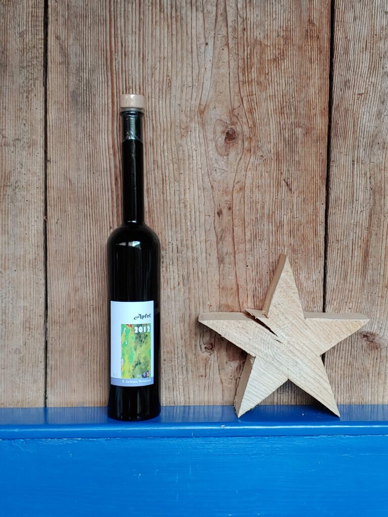 Flasche Apfel-Schnaps