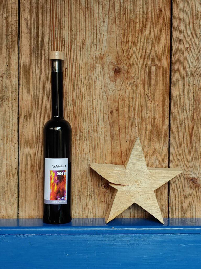 Flasche Weichsel-Schnaps