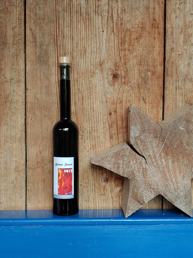 Flasche Berner-Rosen-Schnaps