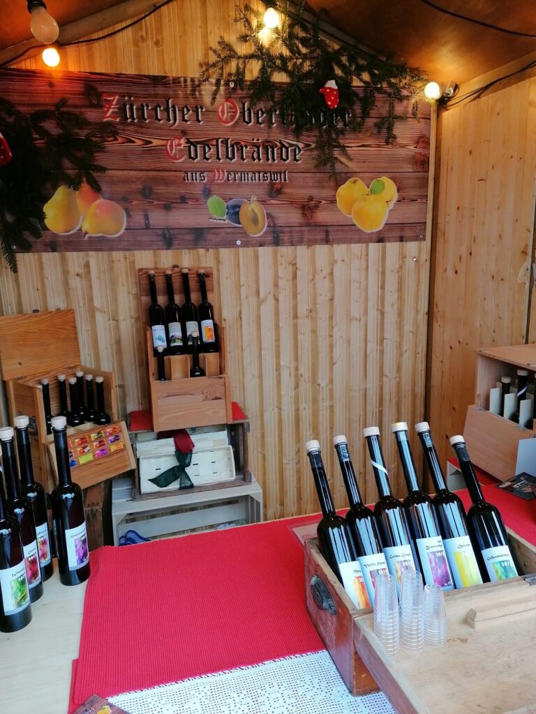 Bild Schnaps-Verkaufsstand am Weihnachtsmarkt Uster