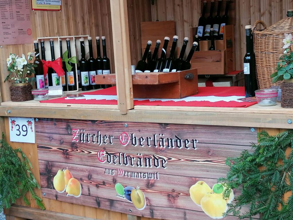 Bild Schnaps-Verkaufsstand am Weihnachtsmarkt Uster